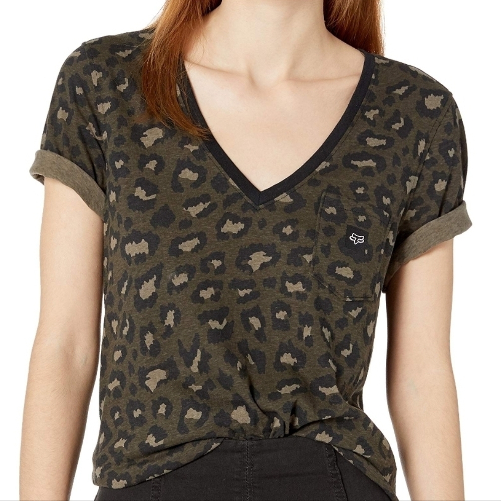 Fox Leopard Print V Neck Tee Size M
